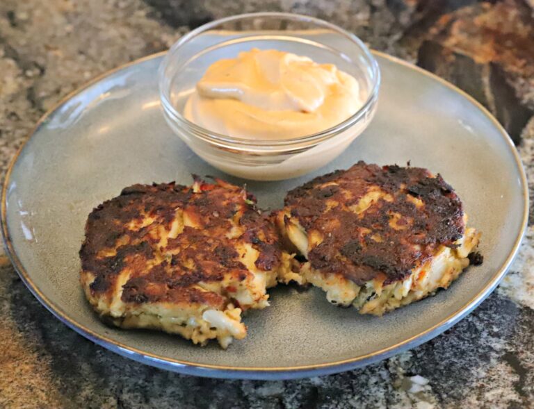 Ultimate Jumbo Lump Crab Cakes with Spicy Seafood Dipping Sauce